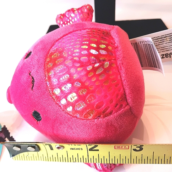 Squishmallows Barella Fish Clip Raspberry 3.5" - Picture 6 of 6